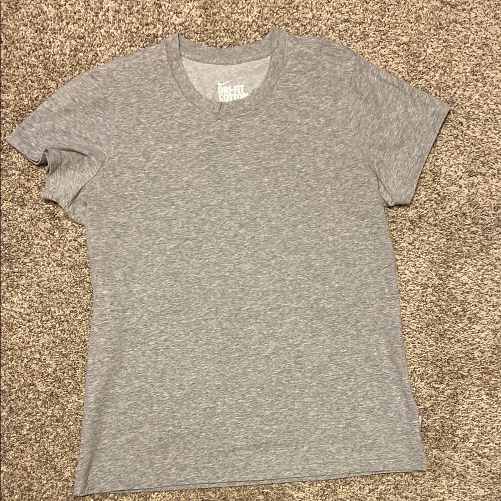 Women’s Nike dri-fit t-shirt